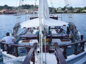 die-schoenen-und-die-reichen-nurmut.ch-alltagsphilosophie-ganz-nomaler-wahnsinn